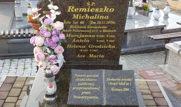 tablica pamiątkowa na grobie Michaliny Remieszko